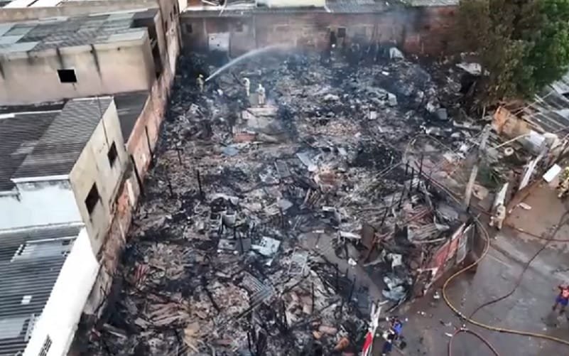 Recanto das Emas incêndio barracos Misto Brasil