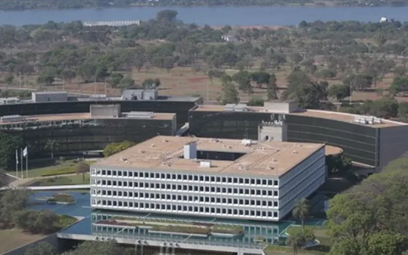 STF julga ação que pede fim de secretaria do TCU