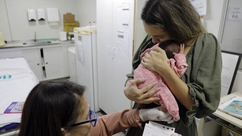 Iasmin Franciele é de Unaí, em Minas Gerais, e escolheu a capital federal para dar à luz aos seus filhos gêmeos e fazer o teste do pezinho ampliado/Lúcio Bernardo Jr./Agência Brasília