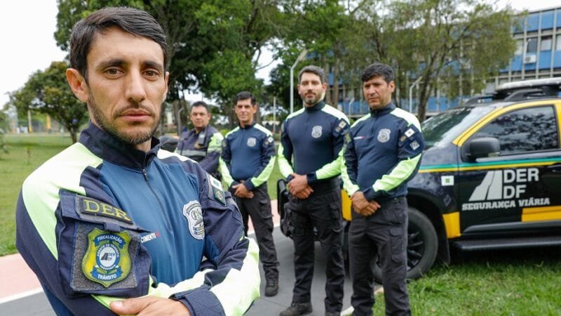 Glaydson Nascimento, gerente de Operações, com a equipe do DER criada para reduzir as mortes no trânsito/Lúcio Bernardo Jr./Agência Brasília