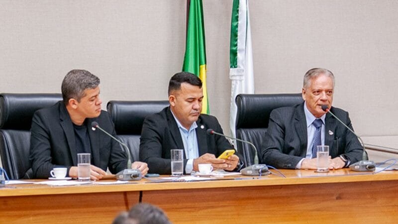 Deputados distritais devem reconduzir diretor da Adasa