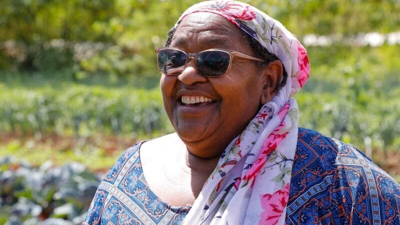 Maria do Carmo Souza Pereira é uma das 9,4 mil mulheres que tiram da terra o sustento da família no Distrito Federal/Lúcio Bernardo Jr./Agência Brasília