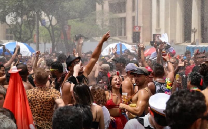 Carnaval bloco de rua Rio de Janeiro Misto Brasil