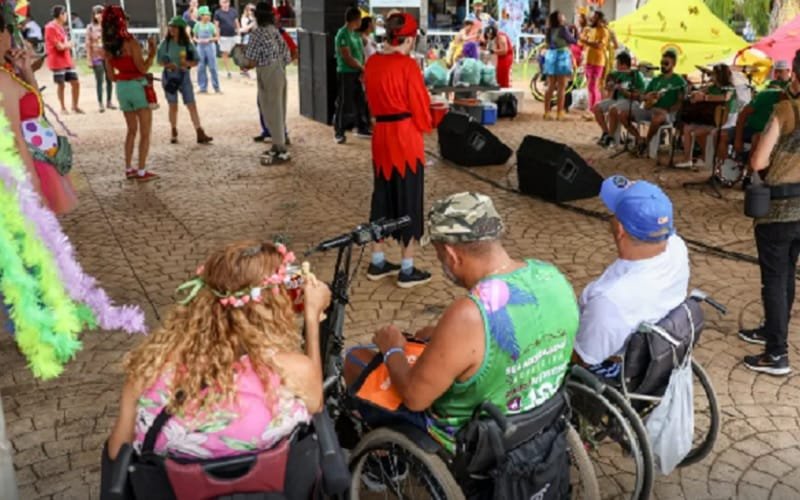 Carnaval 2025 DF PCDs deficiência Misto Brasil