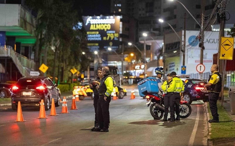 Detran DF blitz Águas Claras Misto Brasil