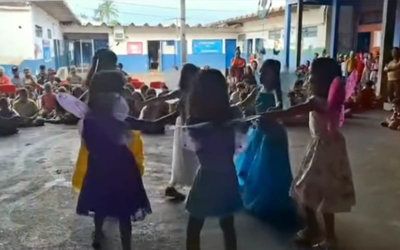 Escola brincadeira Luziânia Goiás Misto Brasil