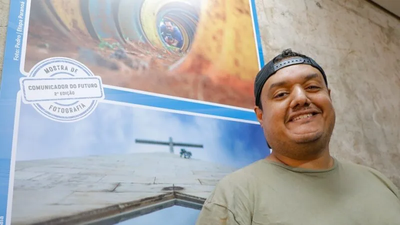 Adriano Santos conheceu por acaso o projeto Comunicador do Futuro, que está na Praça da Bíblia, em Taguatinga/Lúcio Bernardo Jr./Agência Brasília