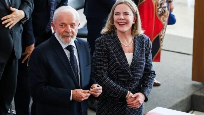 Mulheres não se encantam mais só com os programas sociais