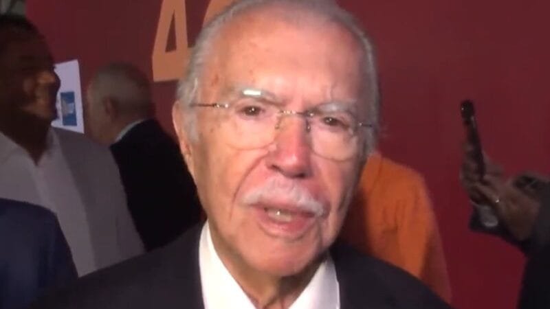 José Sarney foi diagnosticado com Covid-19 aos 94 anos