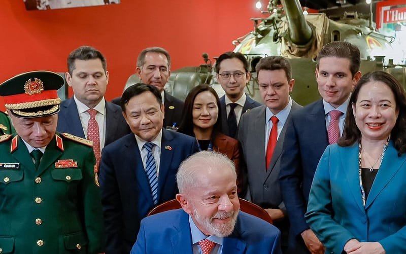 Lula, Alcolumbre e Motta no Vietnã Misto Brasil
