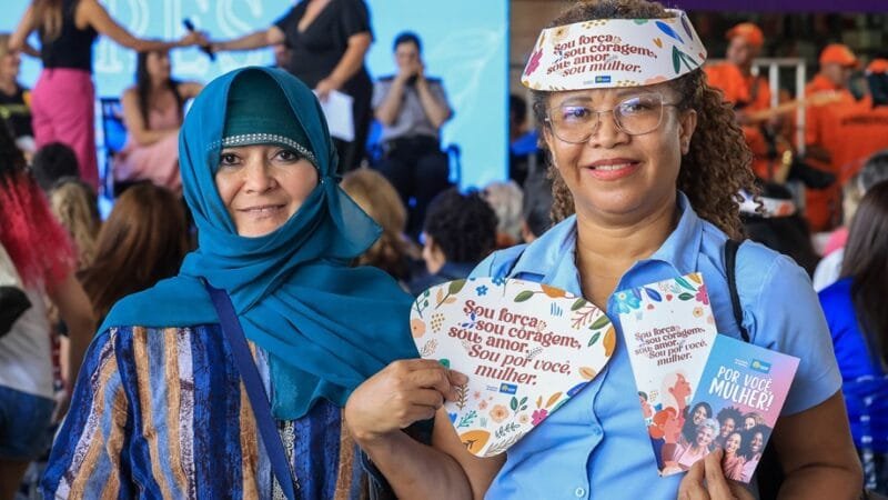 Mulheres comemoram na Rodoviária do Plano Piloto os 37 anos do Conselho dos Direitos da Mulher no Distrito Federal/Vinícius de Melo/SMDF