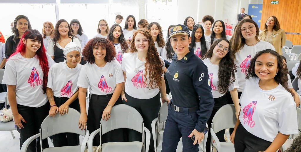 Coronel Ana Paula PMDF Misto Brasil