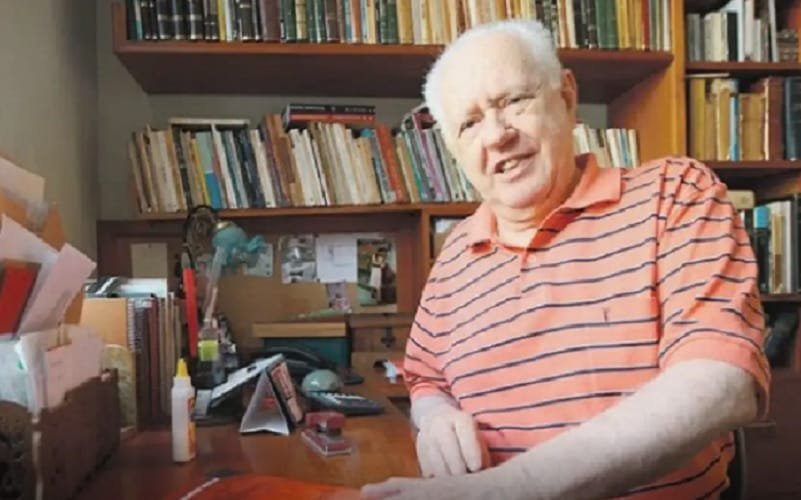 Poeta mineiro Affonso Ávila Misto Brasil