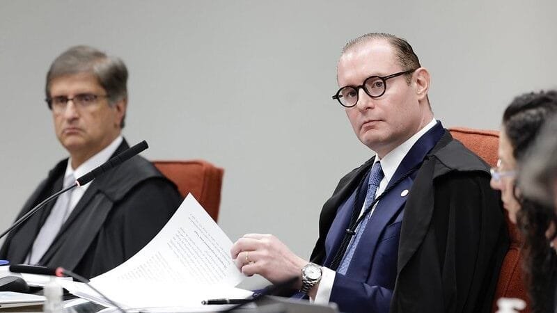 Repercussão nos jornais do mundo sobre julgamento de Bolsonaro