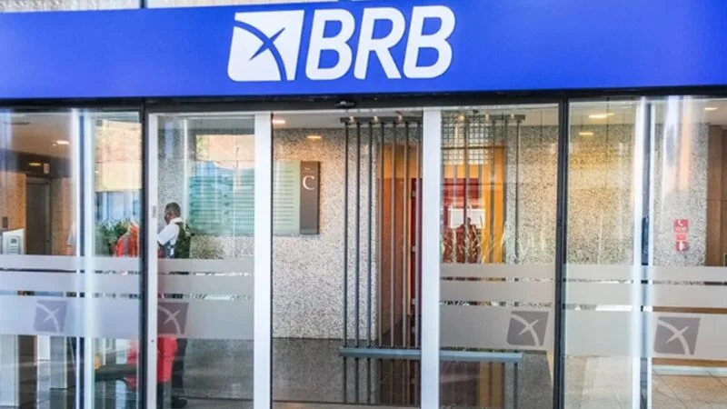 Distritais reclamam da falta informações sobre o BRB