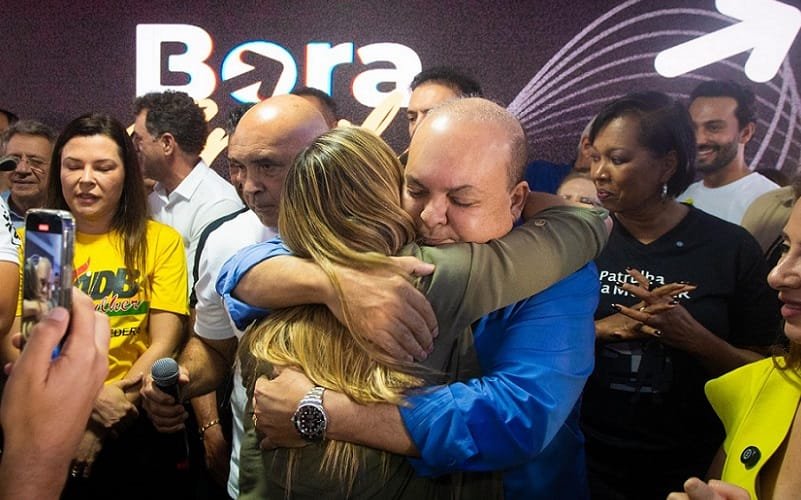 Celina Leão e Ibaneis Rocha DF abraço Misto Brasil