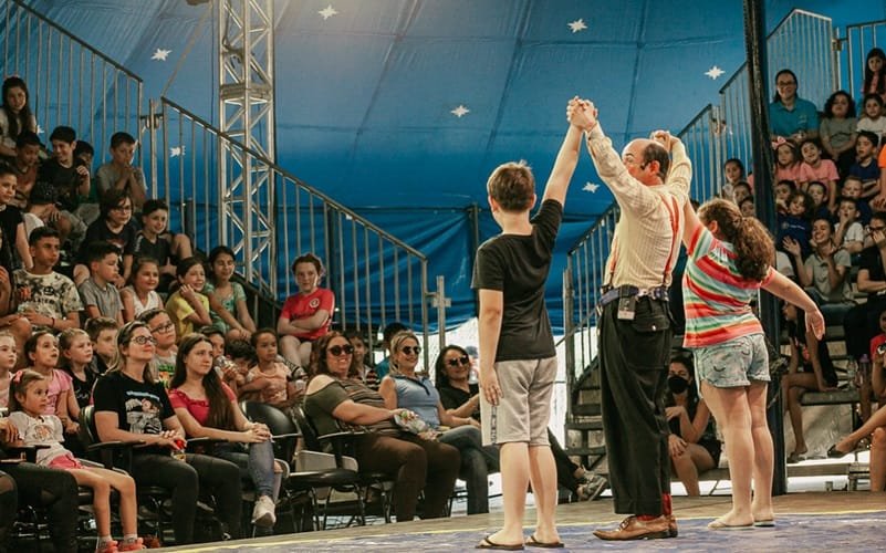 Circo picadeiro apresentação espetáculo Misto Brasil