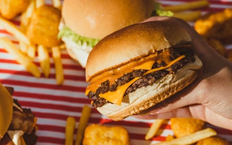 Comida hamburgers Fosters DF Misto Brasil
