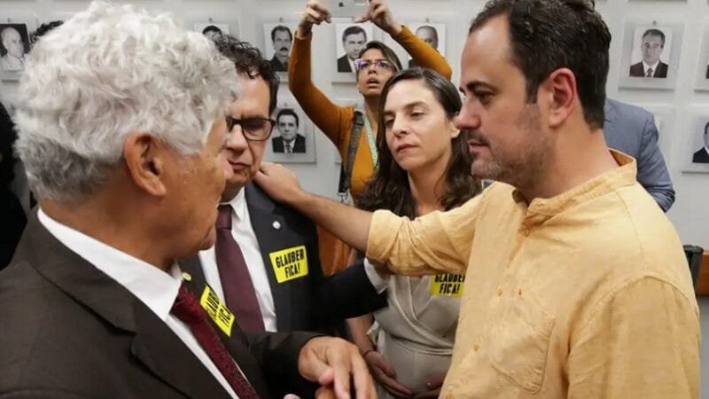 Deputado em greve de fome perdeu dois quilos