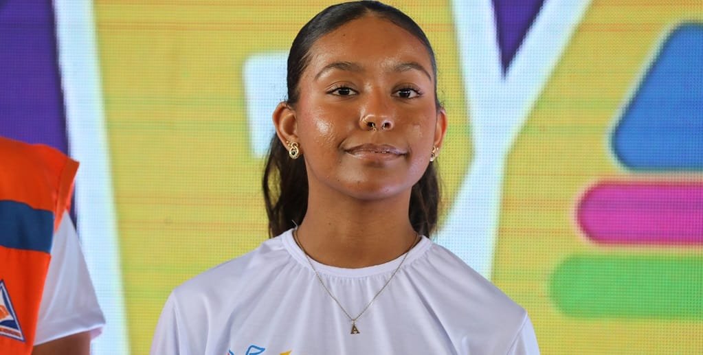 Estudante Ana Clara DF Páscoa Solidária Misto Brasil