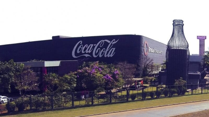 Coca-Cola vai vender novo produto com açúcar de cana