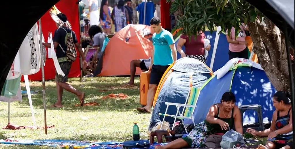 Acampamento Terra Livre Brasília indígenas Misto Brasil