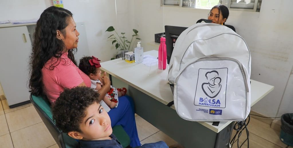 Mulher criança Sunamita turpo DF Misto Brasil