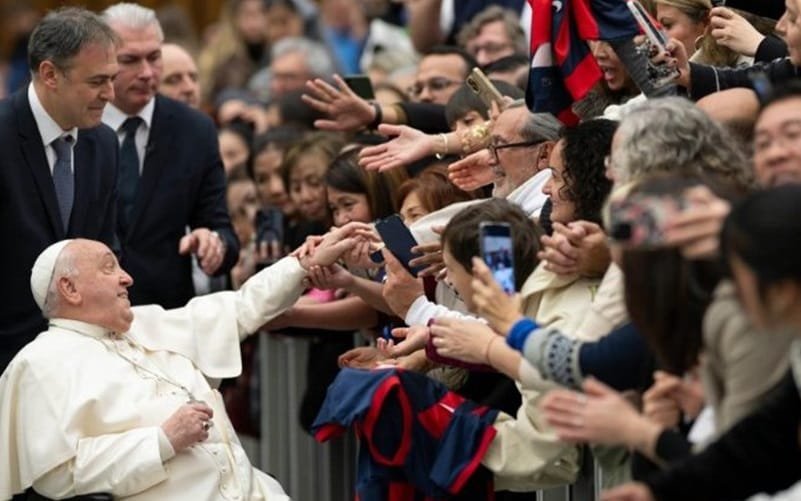 Papa Francisco público saudação Misto Brasil