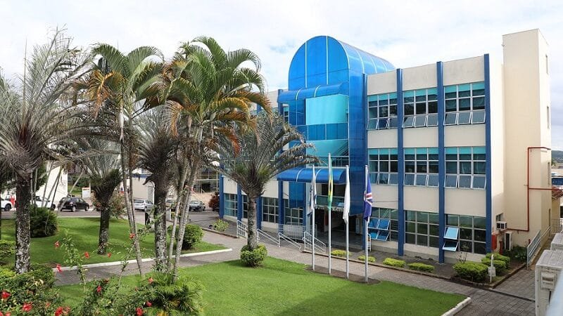 Vagas para professor no Colégio Pedro II e na Unifal-MG