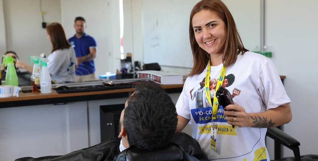 Barbeiro Daniela Félix Ceilândia DF Misto Brasil