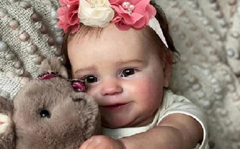 Bonecos hiperrealistas bebê reborn Misto Brasil