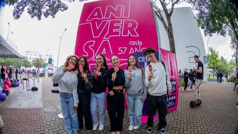 Centro universitário celebrou 57 anos com picolés premiados