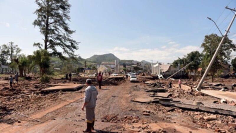 Enchentes do Vale do Taquari em livro com 600 fotos