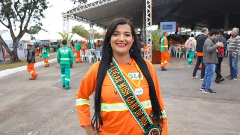 Cássia Mylena Oliveira é Miss Gari 2024 e foi brincar na festa do Dia do Gari que foi ponto facultativo neste ano no DF/Renato Alves/Agência Brasília