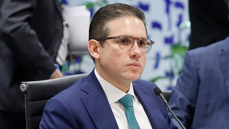 Hugo Motta e o caldo de galinha