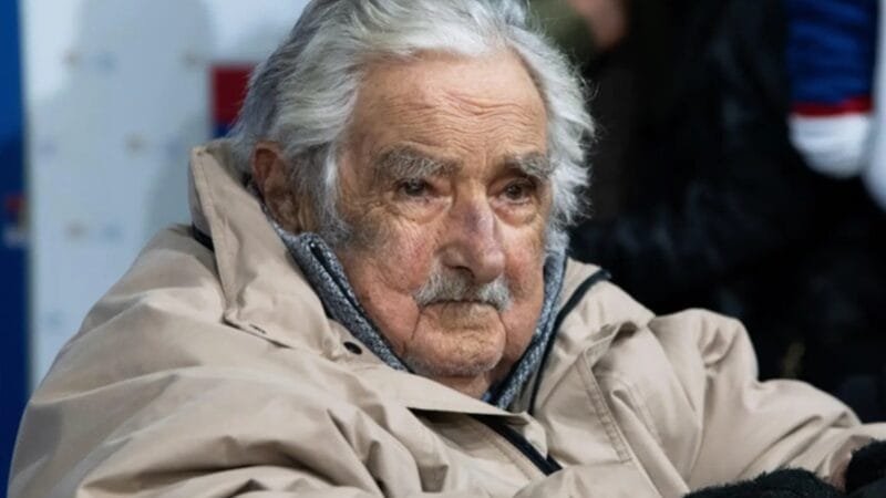 Velório do ex-presidente Mujica acontece no Palácio Legislativo