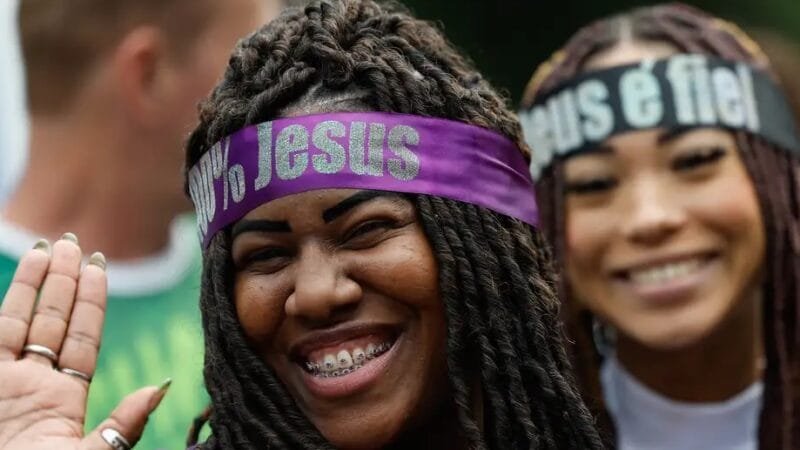 Jovens participam da 18° edição da Marcha para Jesus pela Avenida Presidente Vargas, no centro do Rio/Fernando Frazão/Agência Brasil