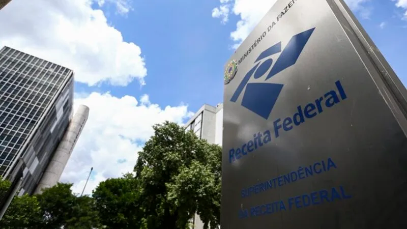 Senador alerta para “cortina de fumaça” sobre operação da PF