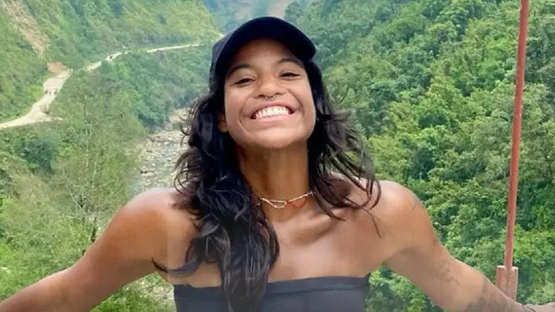 Brasileira teria morrido 32 horas após cair de vulcão