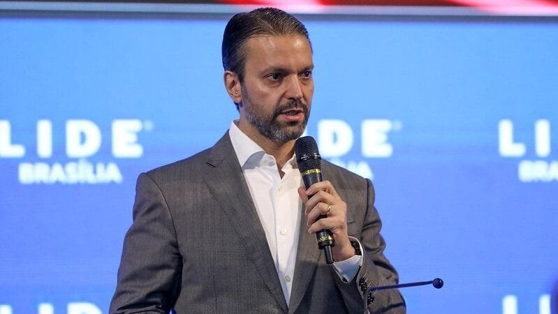 Executivo da BYD anuncia centro de distribuição no DF