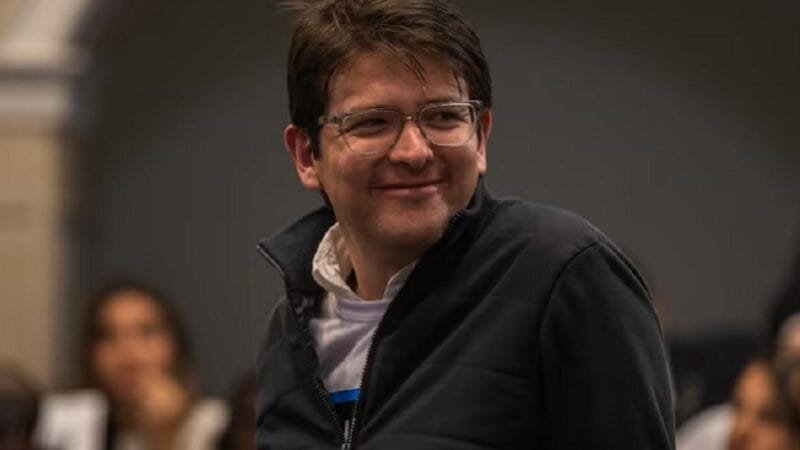 Candidato na Colômbia é baleado por menino de 15 anos