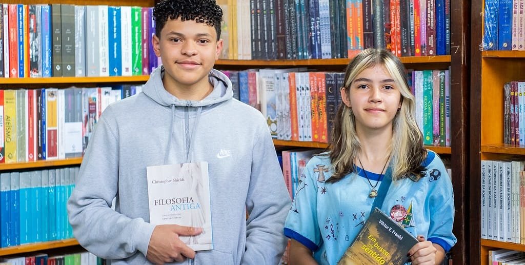 Estudantes DF Nawhan Oliveira e Kyara Lucio Misto Brasil