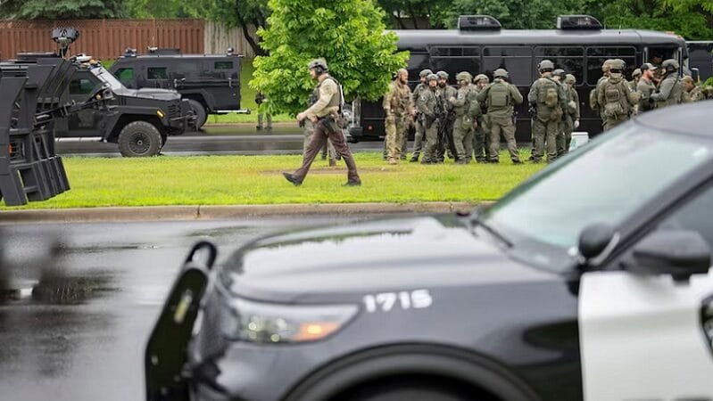 Preso homem suspeito de atirar em dois legisladores democratas