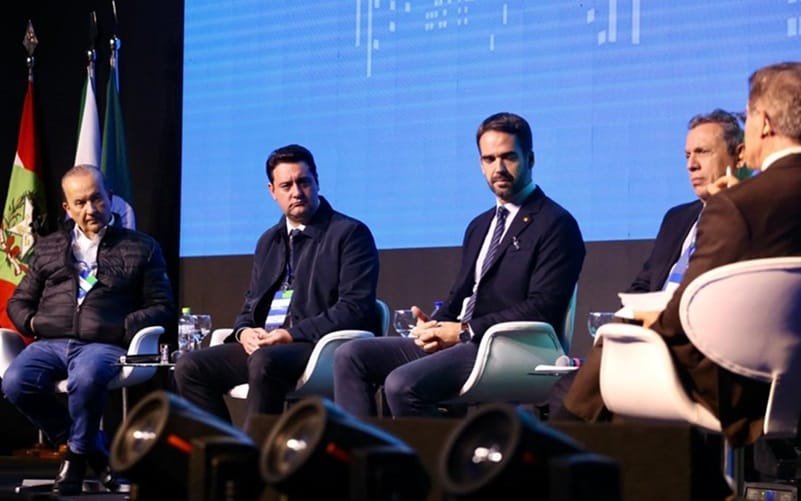Jorginho Mello, Ratinho Júnior e Eduardo Leite debate Misto Brasil