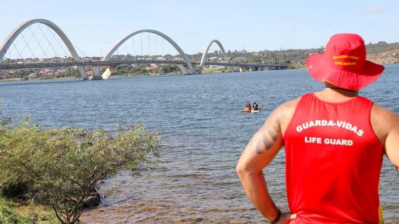 Equipes de guardas-vidas foram reforçadas com mais dois postos à margens do Paranoá, na Ponte JK e na Prainha do Lago Norte/Lúcio Bernardo Jr./Agência Brasília