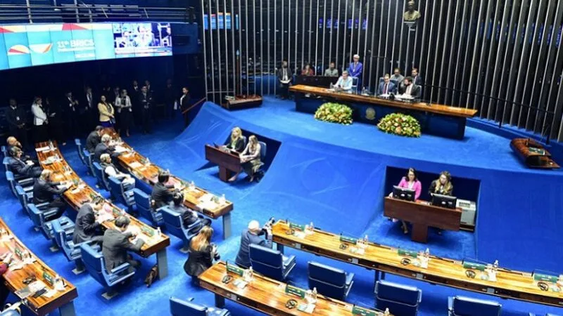 Senadores votam pela isenção do IR até R$ 5 mil