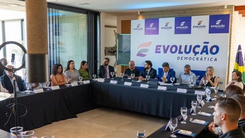 Novo partido de centro quer unir direita e esquerda