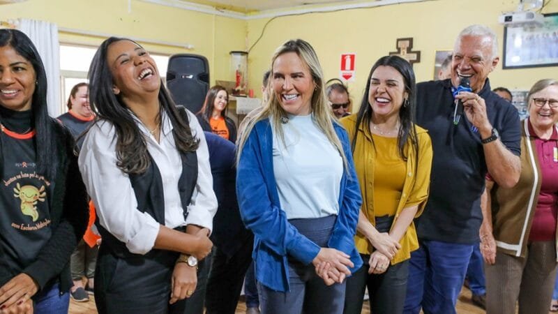 Celina Leão, governadora em exercício, e José Humberto, secretário de Governo, na visita às obras do futuro hospital de Brazlândia/Paulo H. Carvalho/Agência Brasília