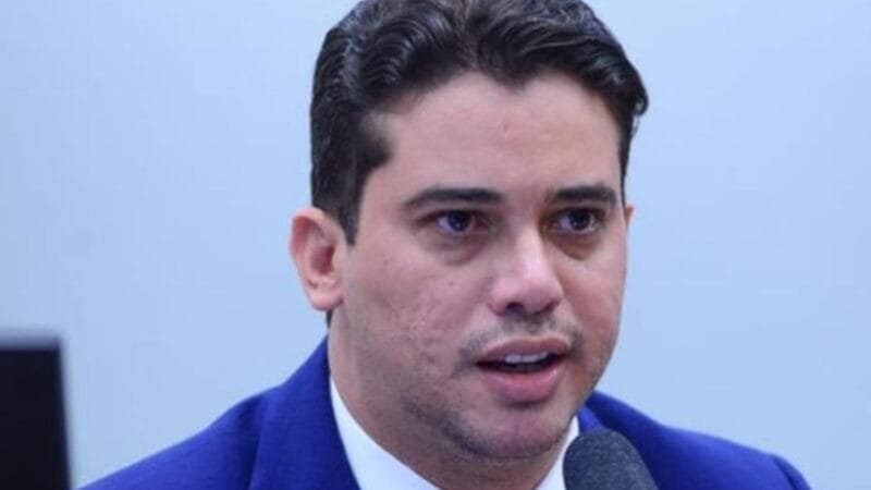 Polícia Federal faz buscas em gabinete de deputado do Ceará