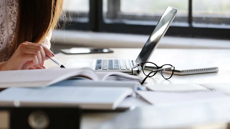 Plataforma oferece curso gratuito na área de idiomas